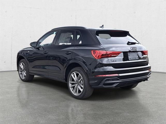 Photo of 2025 Mythos Black Metallic Audi Q3