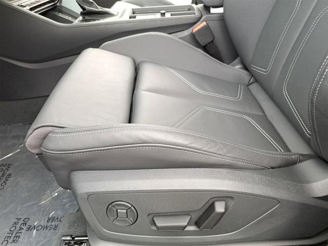 Photo of 2025 Mythos Black Metallic Audi Q3