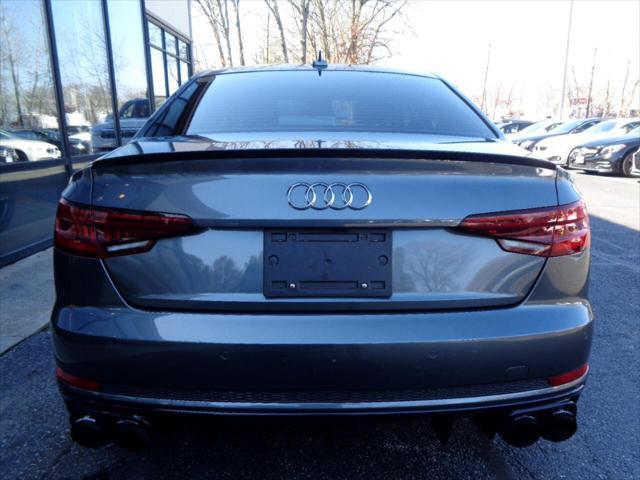 Photo of 2019 Gray Audi A4