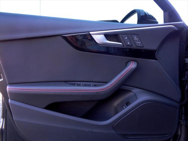 Photo of 2019 Gray Audi A4