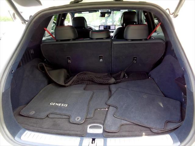 Photo of 2022 White Genesis GV70