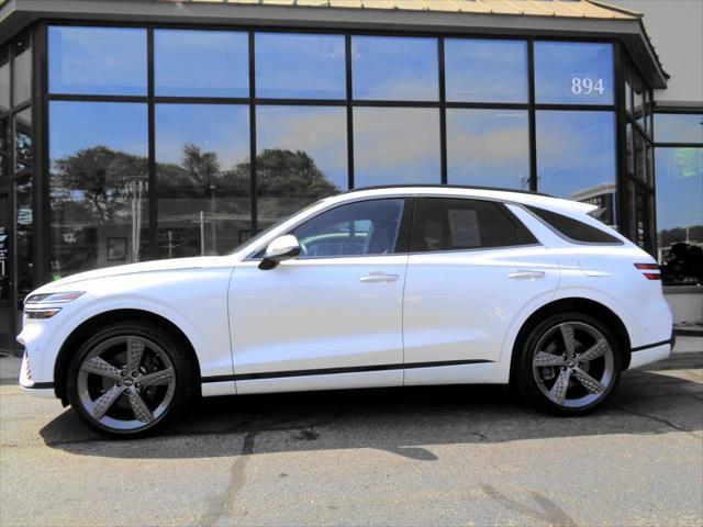 Photo of 2022 White Genesis GV70