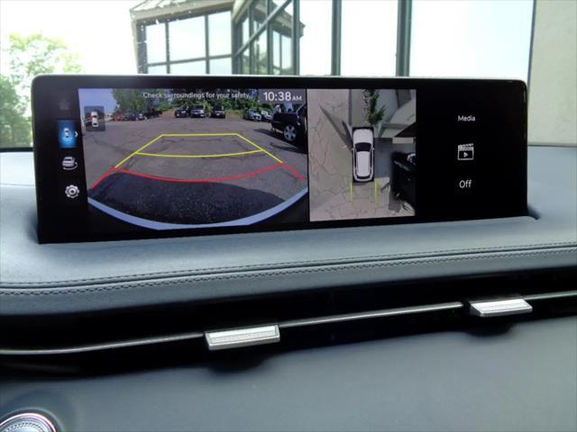 Photo of 2022 White Genesis GV70