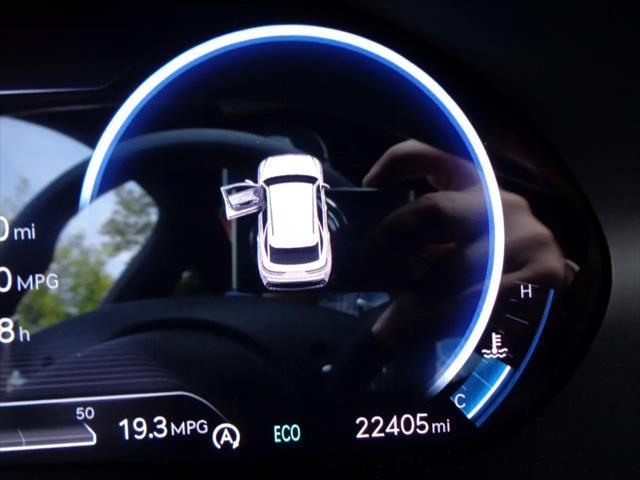 Photo of 2022 White Genesis GV70