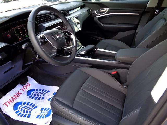 Photo of 2024 Gray Audi Q8 e-tron