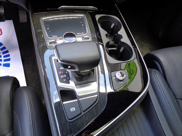 Photo of 2019 Black Audi Q7