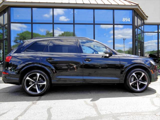 Photo of 2019 Black Audi Q7