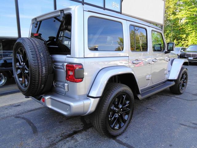 Photo of 2021 Silver Jeep Wrangler