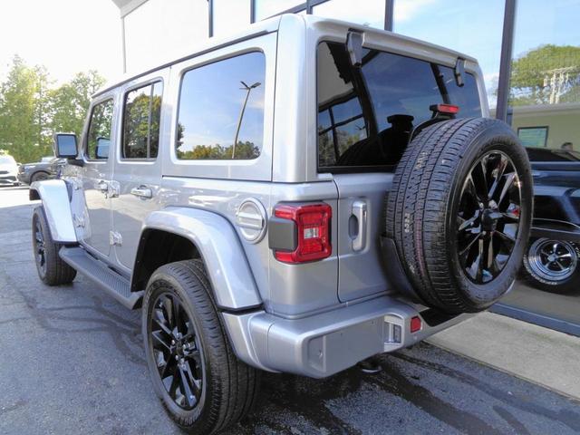 Photo of 2021 Silver Jeep Wrangler