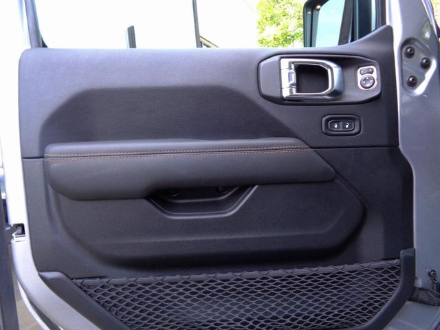 Photo of 2021 Silver Jeep Wrangler