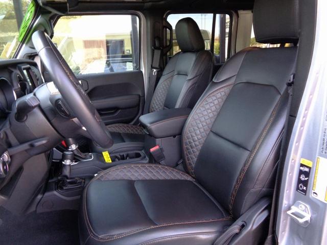 Photo of 2021 Silver Jeep Wrangler
