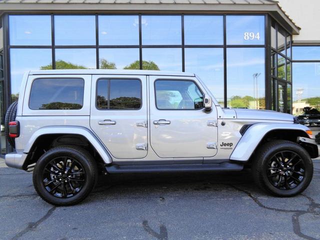 Photo of 2021 Silver Jeep Wrangler