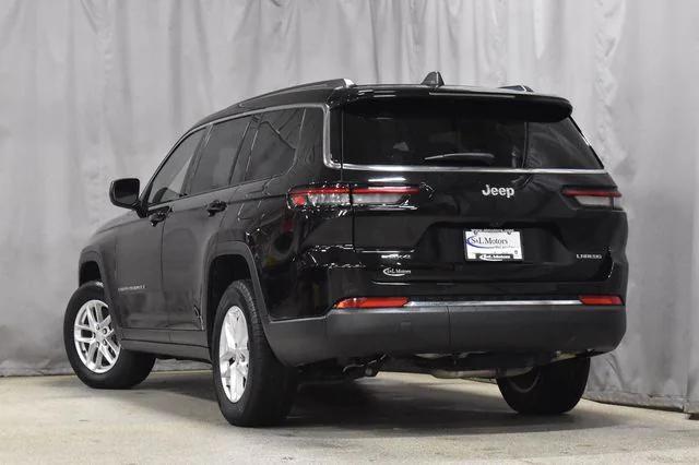 Photo of 2023 Diamond Black Crystal Pearlcoat Jeep Grand Cherokee L