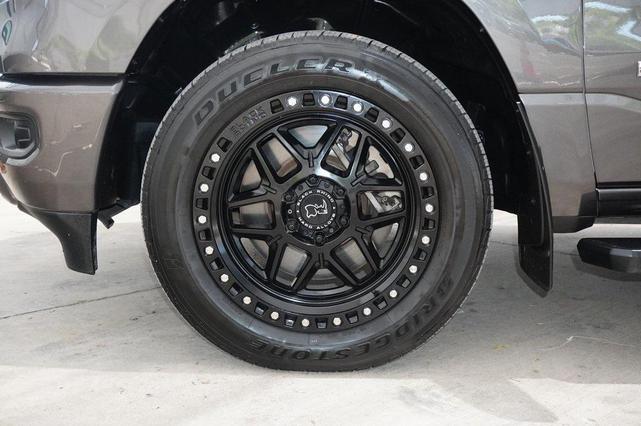 Photo of 2022 Granite Crystal Metallic Clearcoat RAM 1500