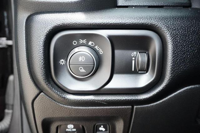 Photo of 2022 Granite Crystal Metallic Clearcoat RAM 1500