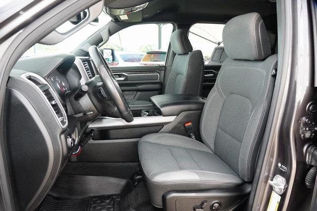 Photo of 2022 Granite Crystal Metallic Clearcoat RAM 1500