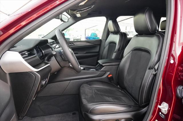 Photo of 2024 Velvet Red Pearlcoat Jeep Grand Cherokee