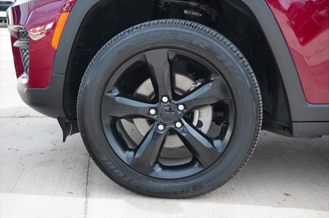 Photo of 2024 Velvet Red Pearlcoat Jeep Grand Cherokee