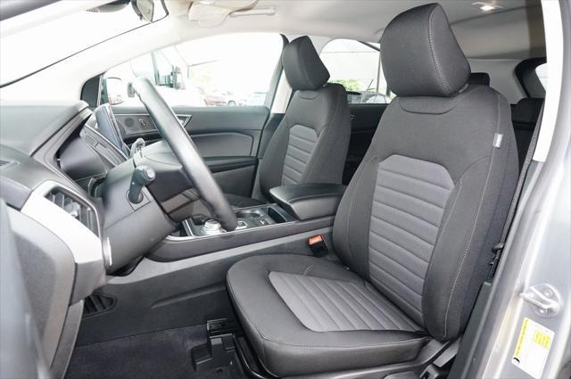 Photo of 2024 Iconic Silver Metallic Ford Edge
