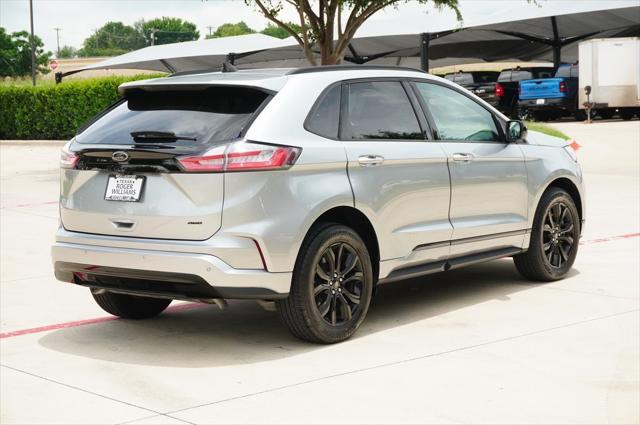 Photo of 2024 Iconic Silver Metallic Ford Edge