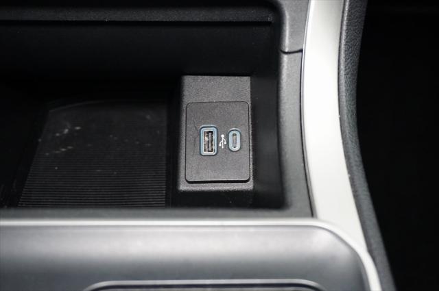 Photo of 2024 Iconic Silver Metallic Ford Edge
