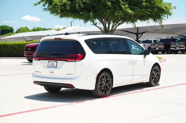 Photo of 2024 Bright White Clearcoat Chrysler Pacifica