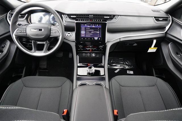 Photo of 2025 Bright White Clearcoat Jeep Grand Cherokee L