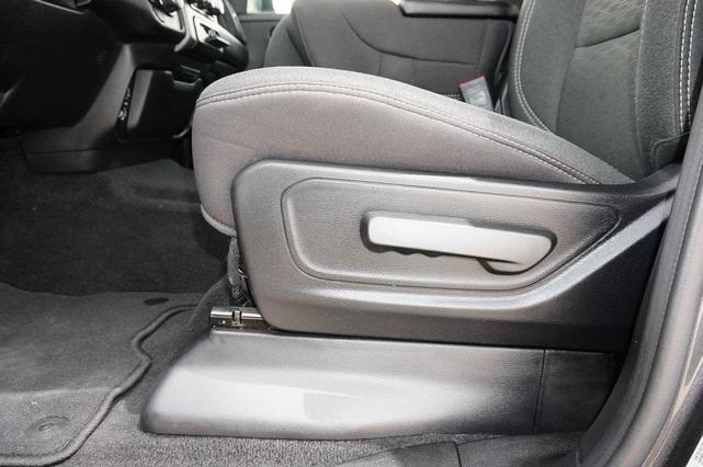 Photo of 2025 Granite Crystal Metallic Clearcoat RAM 1500