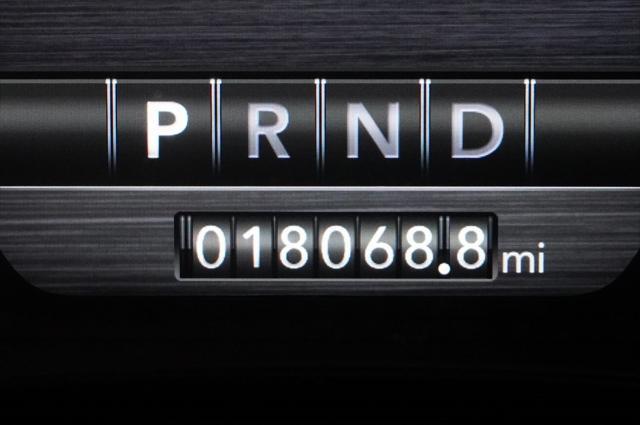 Photo of 2024 Diamond Black Crystal Pearlcoat RAM 2500
