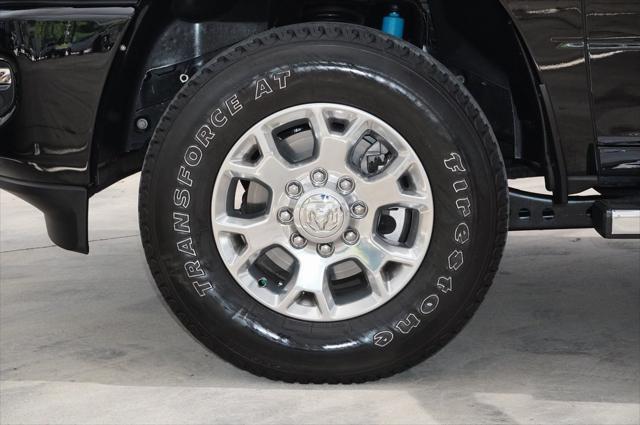 Photo of 2024 Diamond Black Crystal Pearlcoat RAM 2500