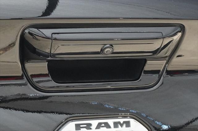Photo of 2024 Diamond Black Crystal Pearlcoat RAM 2500