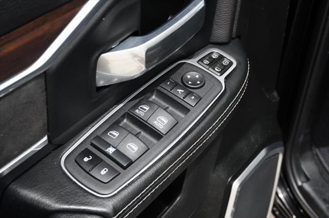 Photo of 2024 Diamond Black Crystal Pearlcoat RAM 2500