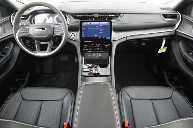 Photo of 2025 Bright White Clearcoat Jeep Grand Cherokee L