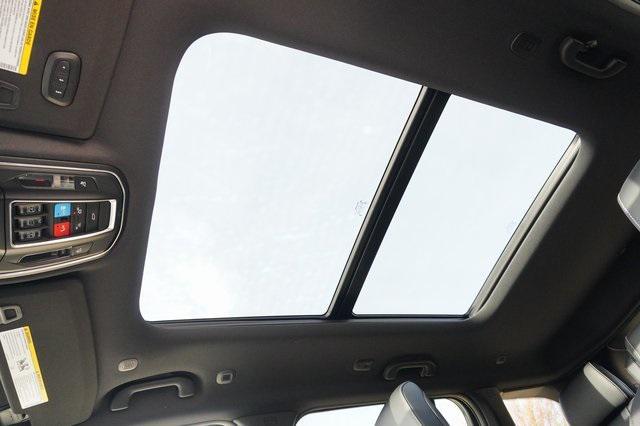 Photo of 2025 Velvet Red Pearlcoat Jeep Grand Cherokee