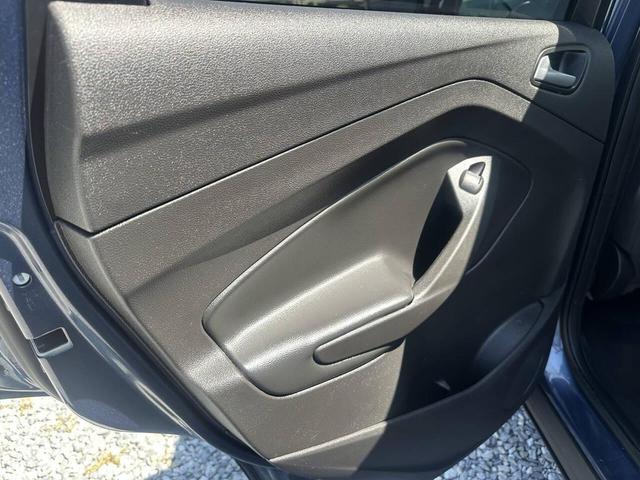 Photo of 2018 Blue Ford Escape