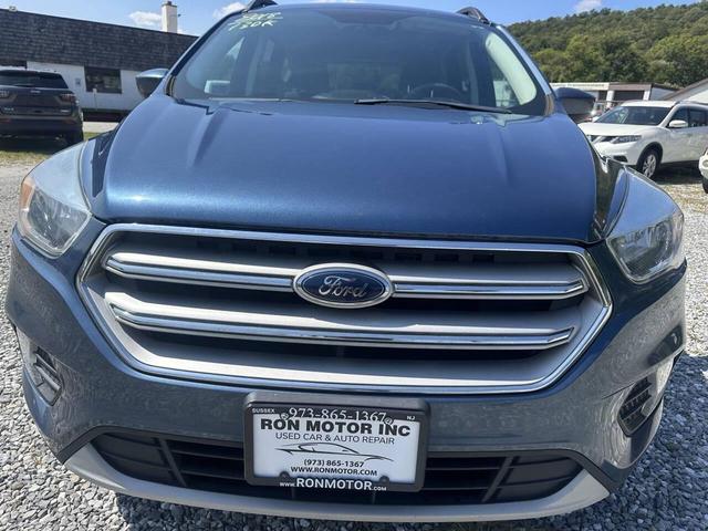 Photo of 2018 Blue Ford Escape