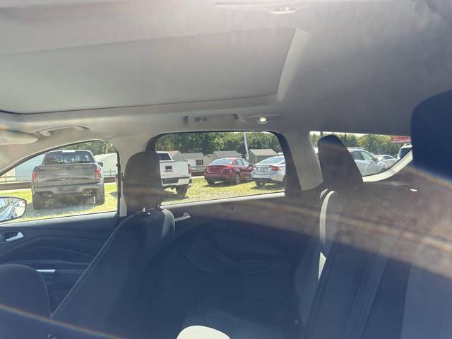 Photo of 2018 Blue Ford Escape