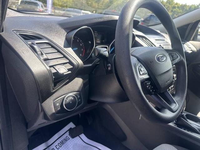 Photo of 2018 Blue Ford Escape