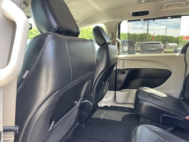 Photo of 2019 Gray Chrysler Pacifica