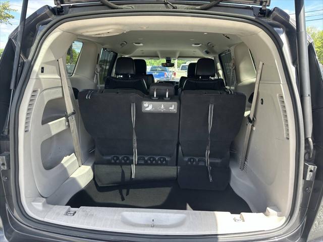 Photo of 2019 Gray Chrysler Pacifica