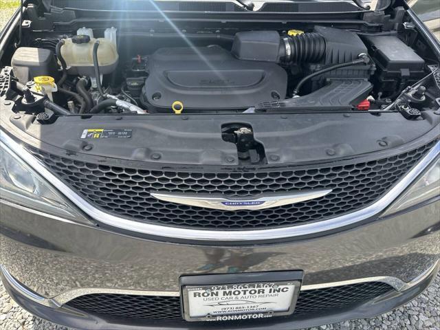 Photo of 2019 Gray Chrysler Pacifica