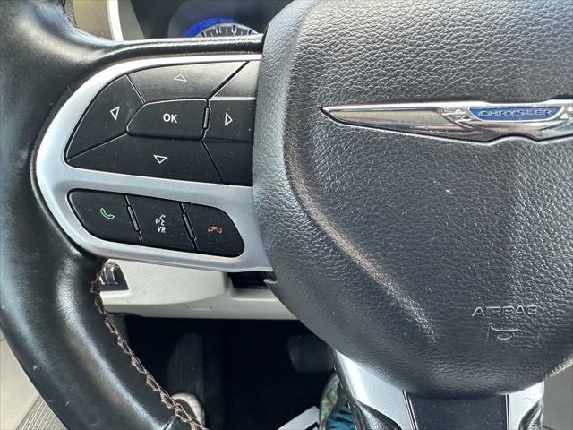 Photo of 2019 Gray Chrysler Pacifica