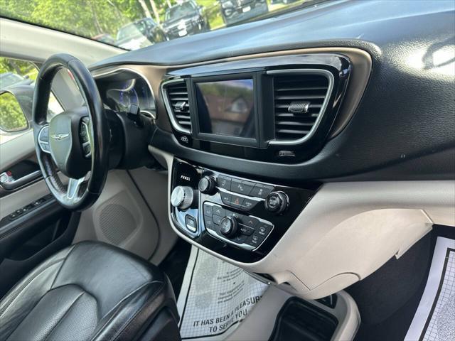 Photo of 2019 Gray Chrysler Pacifica