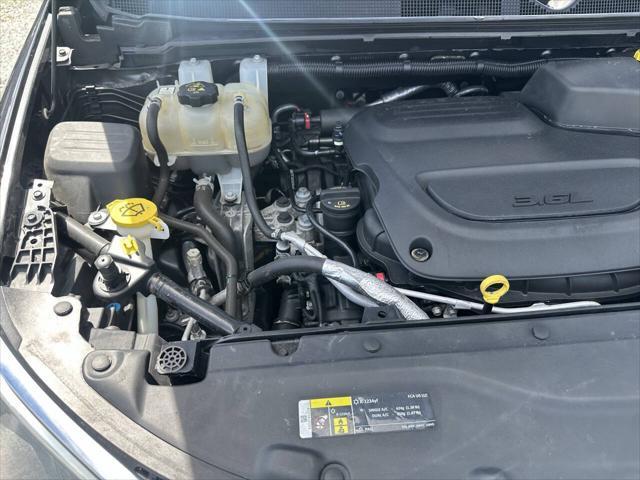 Photo of 2019 Gray Chrysler Pacifica