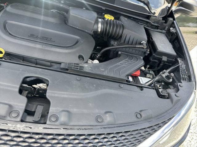 Photo of 2019 Gray Chrysler Pacifica
