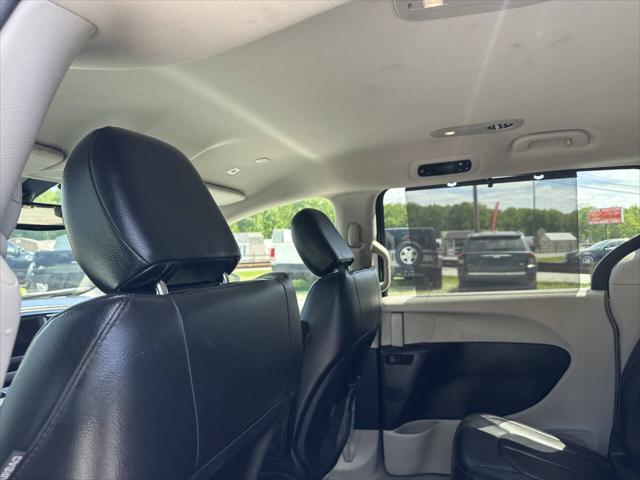 Photo of 2019 Gray Chrysler Pacifica