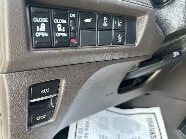 Photo of 2020 Brown Honda Odyssey