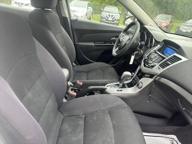 Photo of 2012 White Chevrolet Cruze