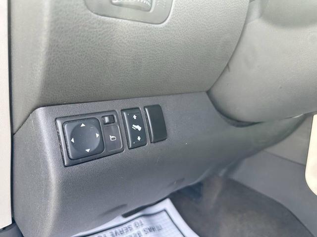 Photo of 2008 Silver Nissan Pathfinder