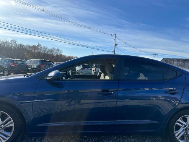Photo of 2019 Blue Hyundai ELANTRA